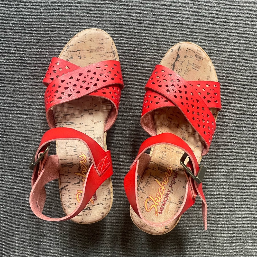 Skechers Cali Women's Bohemias Urban Pixie Wedge Sandals shoes red memory foam 6 - Picture 2 of 10